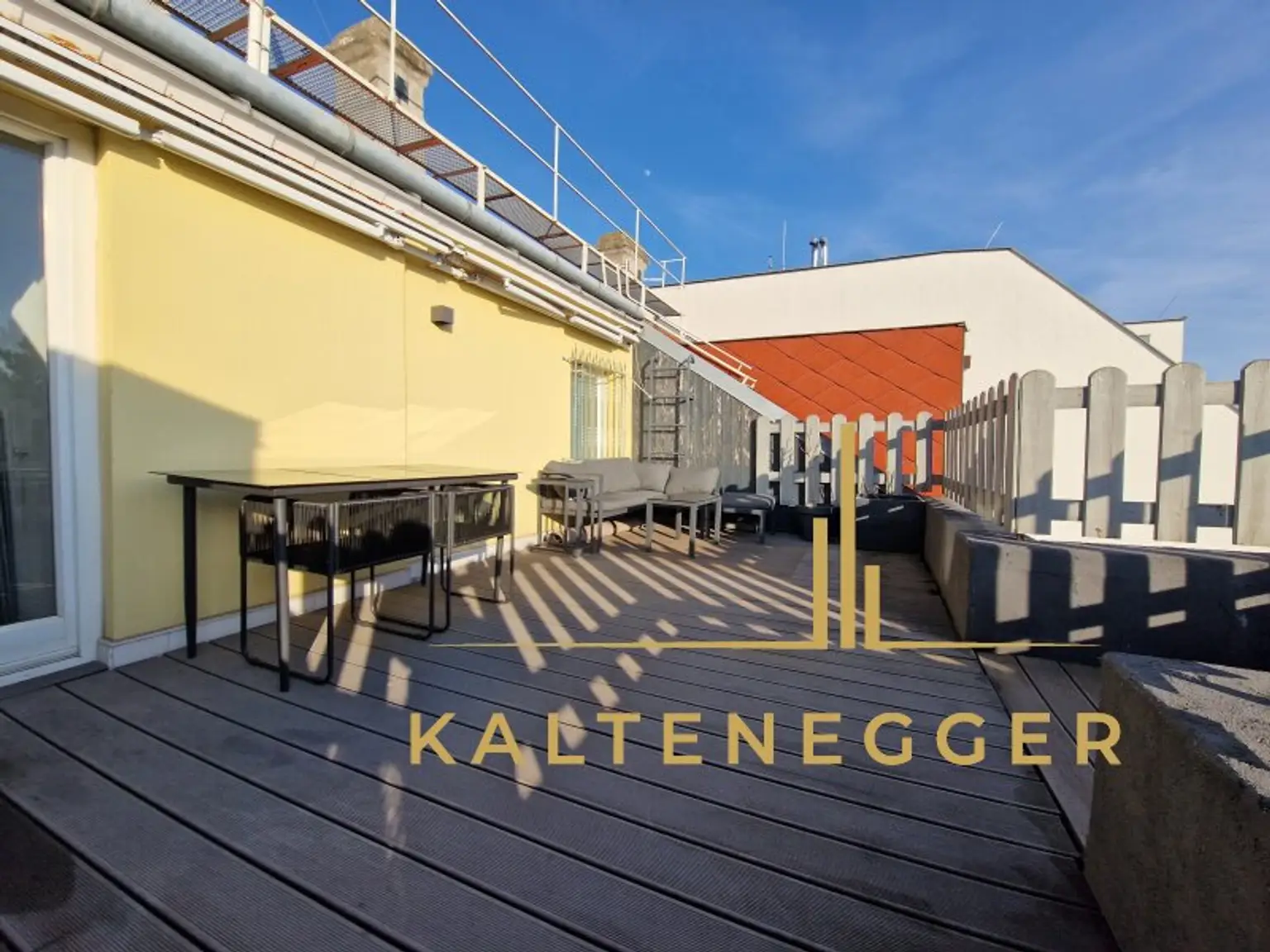 Terrasse ca. 21,55 m², südwestlich ausgerichtet