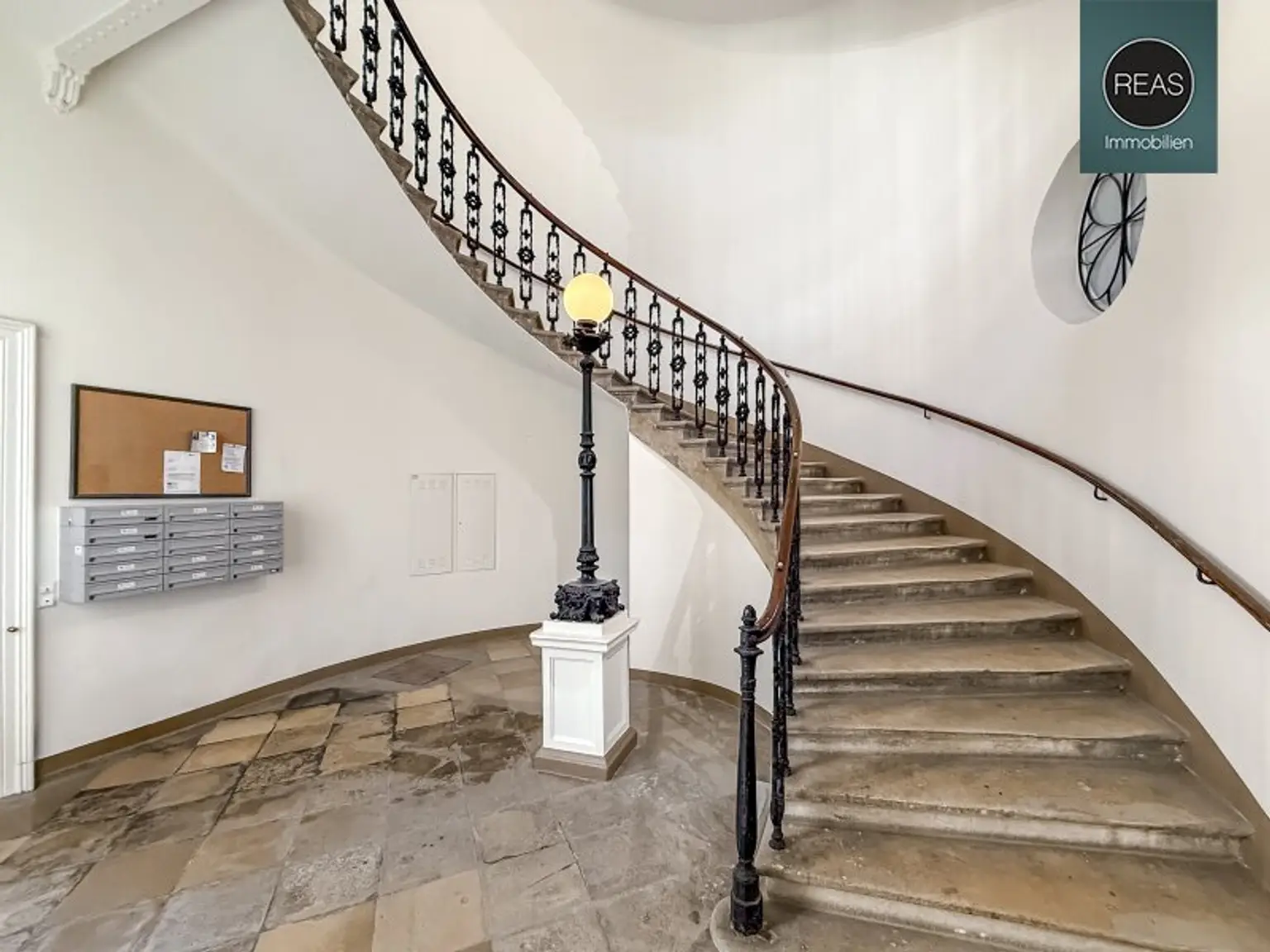 Wunderschönes Büro in perfekter Lage nahe Stadtpark! Stellplatz verfügbar!