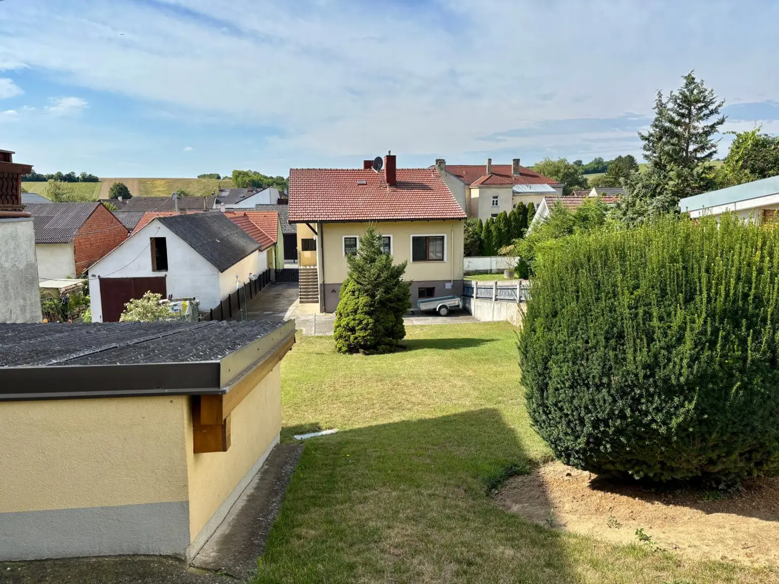 Einfamilienhaus mit großem Grund
