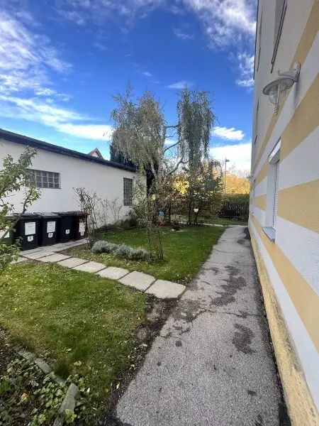 IDEALE 3,5 ZIMMER WOHNUNG - PERFEKTE RAUMAUFTEILUNG UND GEMEINSCHAFTSGARTEN