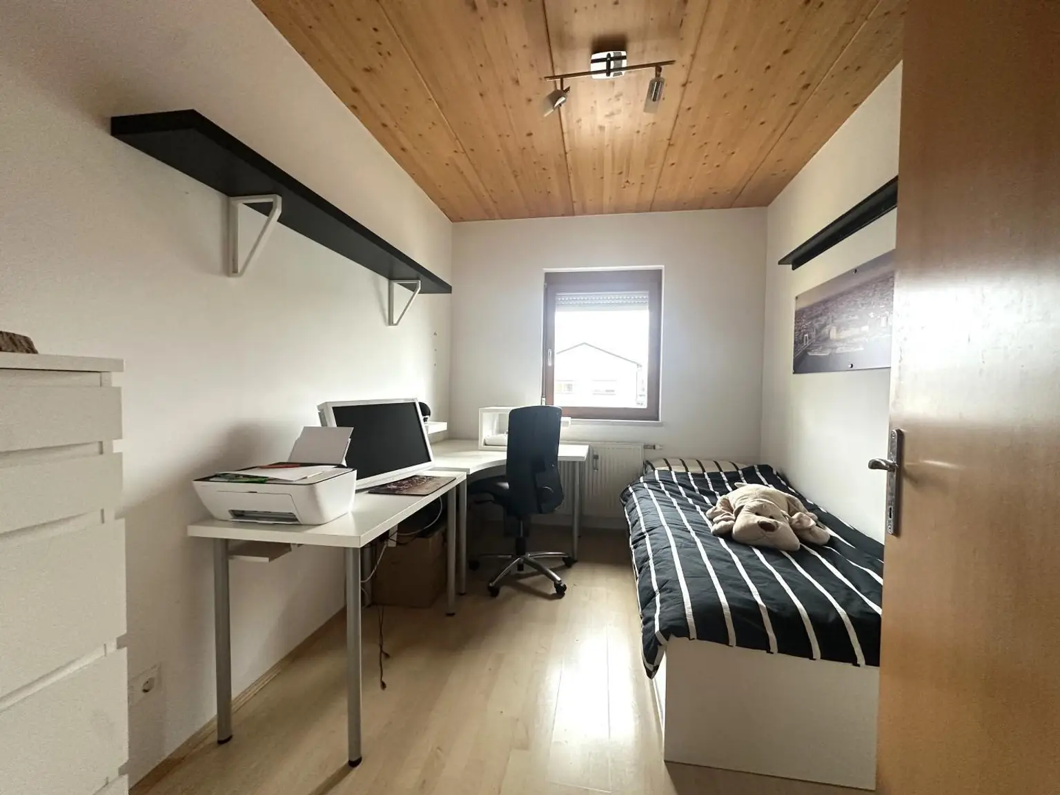 Schlafzimmer 1