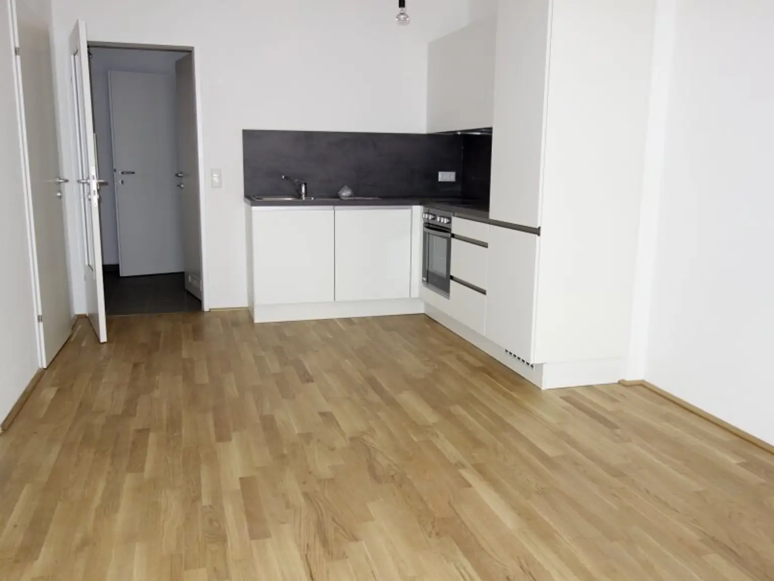Top 2.8  -  2 Zimmerwohnung mit französischen Balkonen