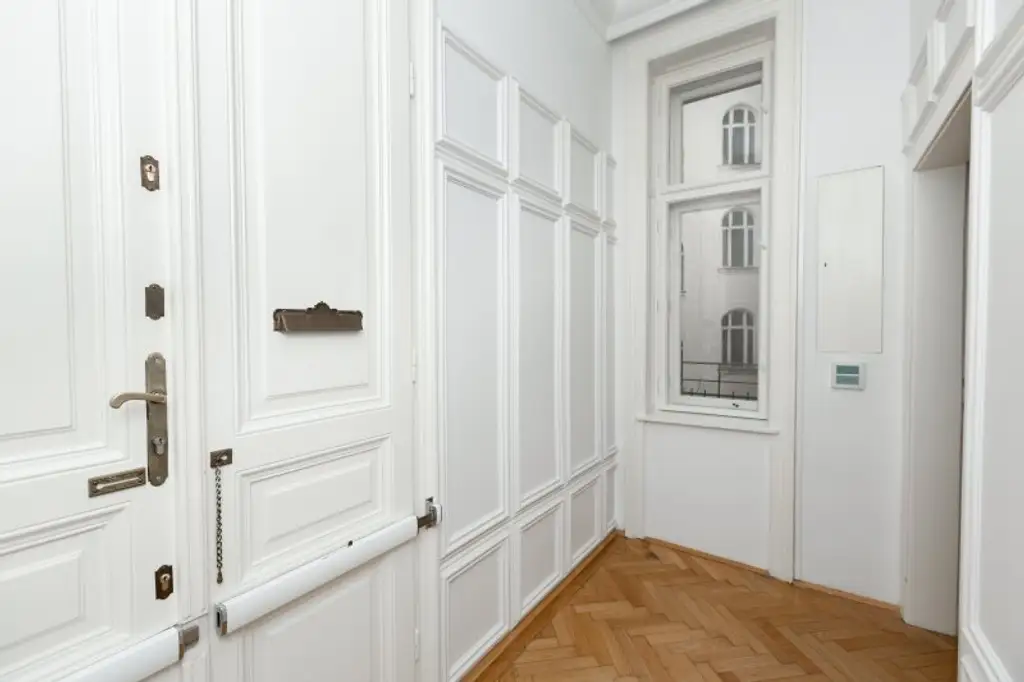 Großzügige, charmante 137 m² Altbauwohnung I perfekter Grundriss