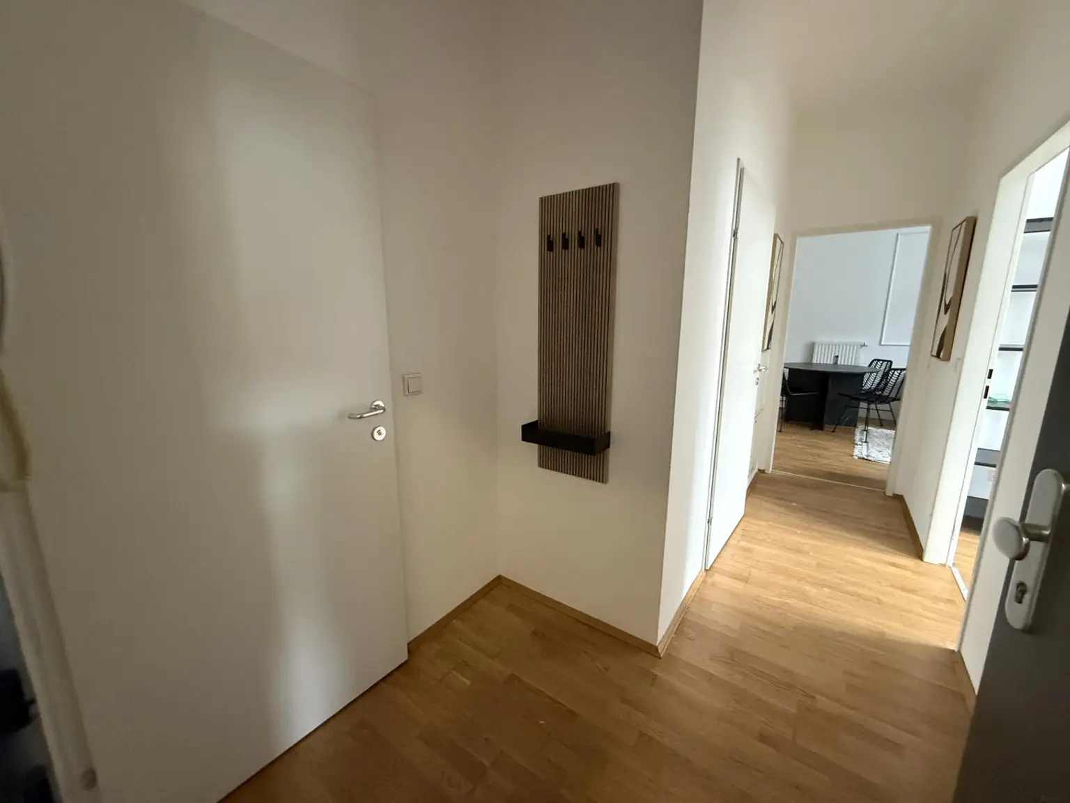 20251124_124136404_iOS