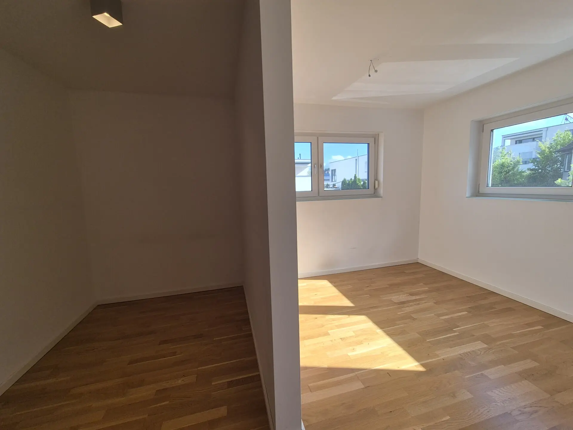 Schlafzimmer mit Ankleidebereich