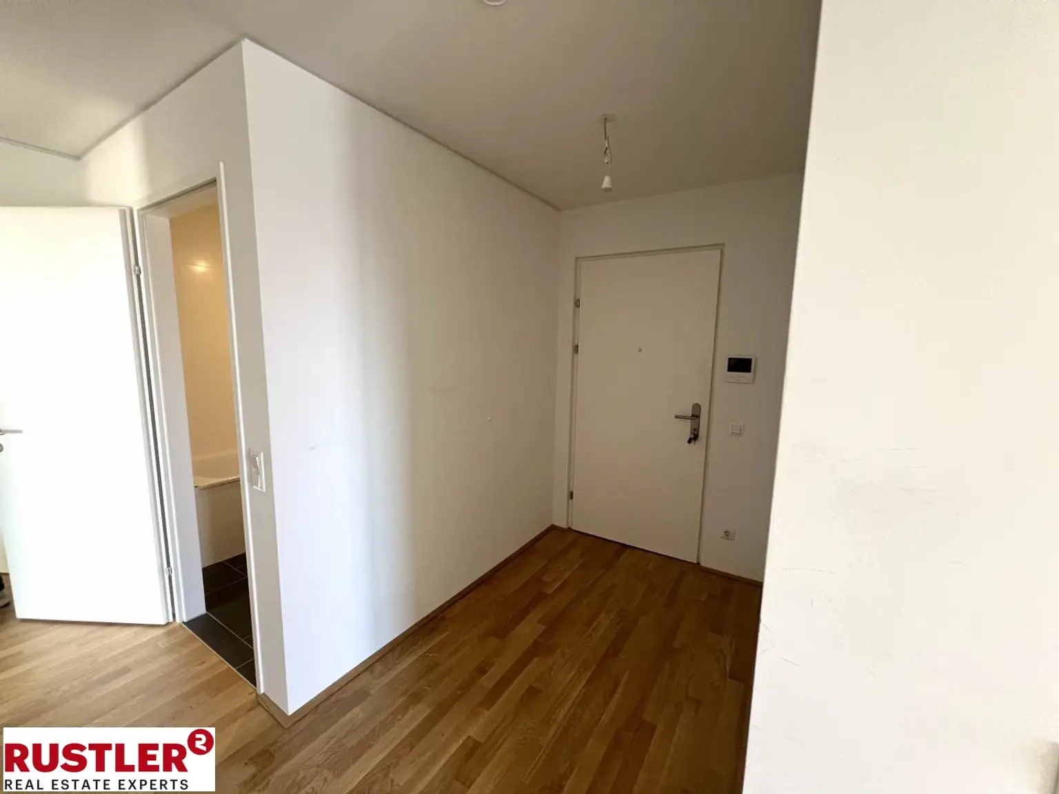 **ATTEMSGARTEN - HOCHWERTIGE 4 Zi WOHNUNG INKL. KÜCHE - 2 TERRASSEN - 2 BÄDER UND FITNESS**