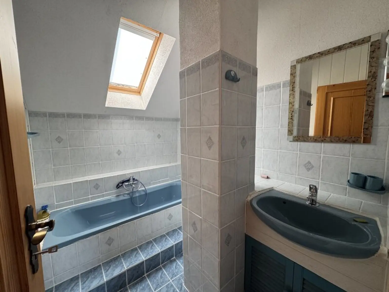 Sonniges Blockhaus mit Pool, Balkon & Gartenidylle in Sollenau