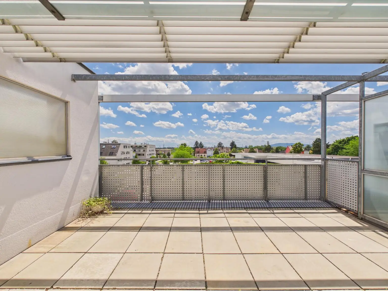 Dachterrasse mit Weitblick bis zum Anninger