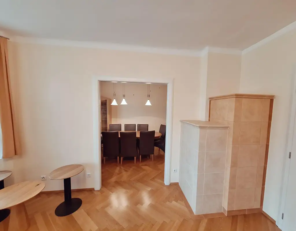 VILLA IN HAINFELD - WOHNEN UND ARBEITEN MÖGLICH