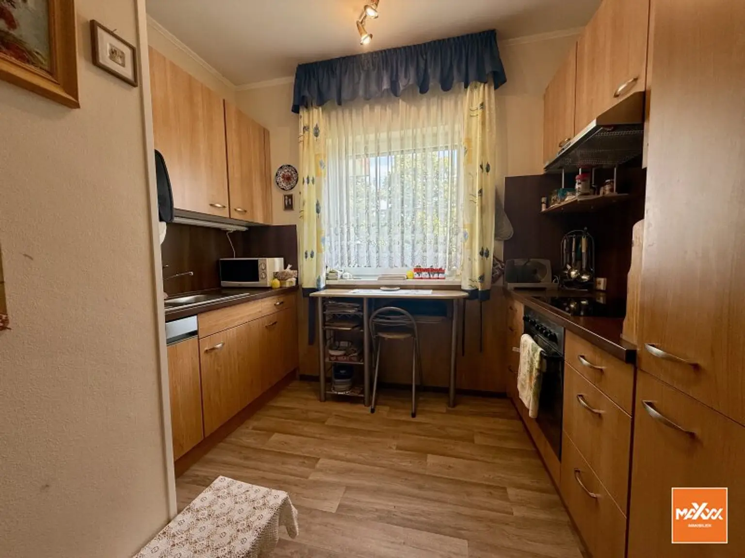 3-Zimmer-Wohnung mit verglaster Loggia und Grünblick!