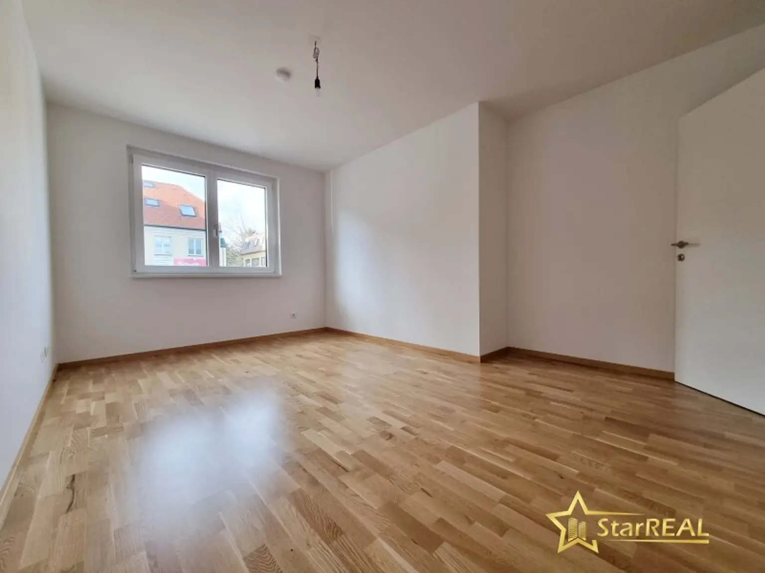 STILVOLLE 4-ZIMMER-ERSTBEZUGWOHNUNG IN ZENTRUMSNAHER LAGE VON MÖDLING - BALKON, 2 BÄDER & TIEFGARAGE OPTIONAL.