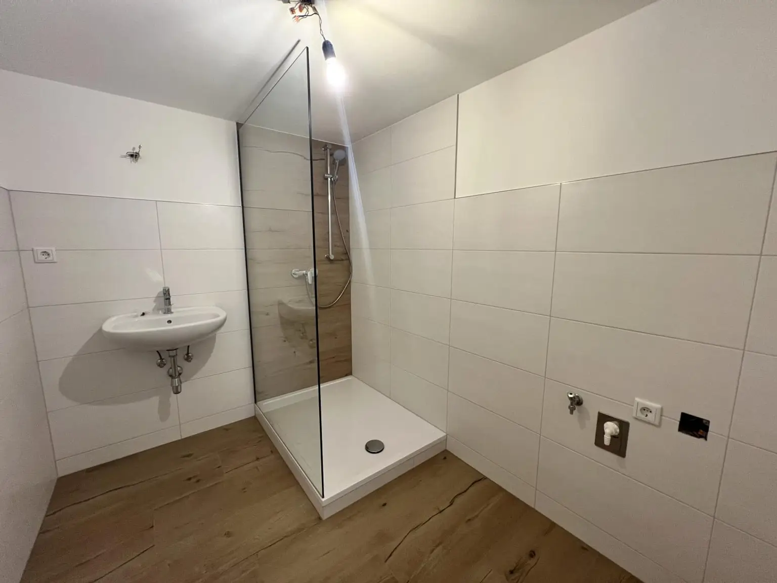 Dusche OG Halbstock