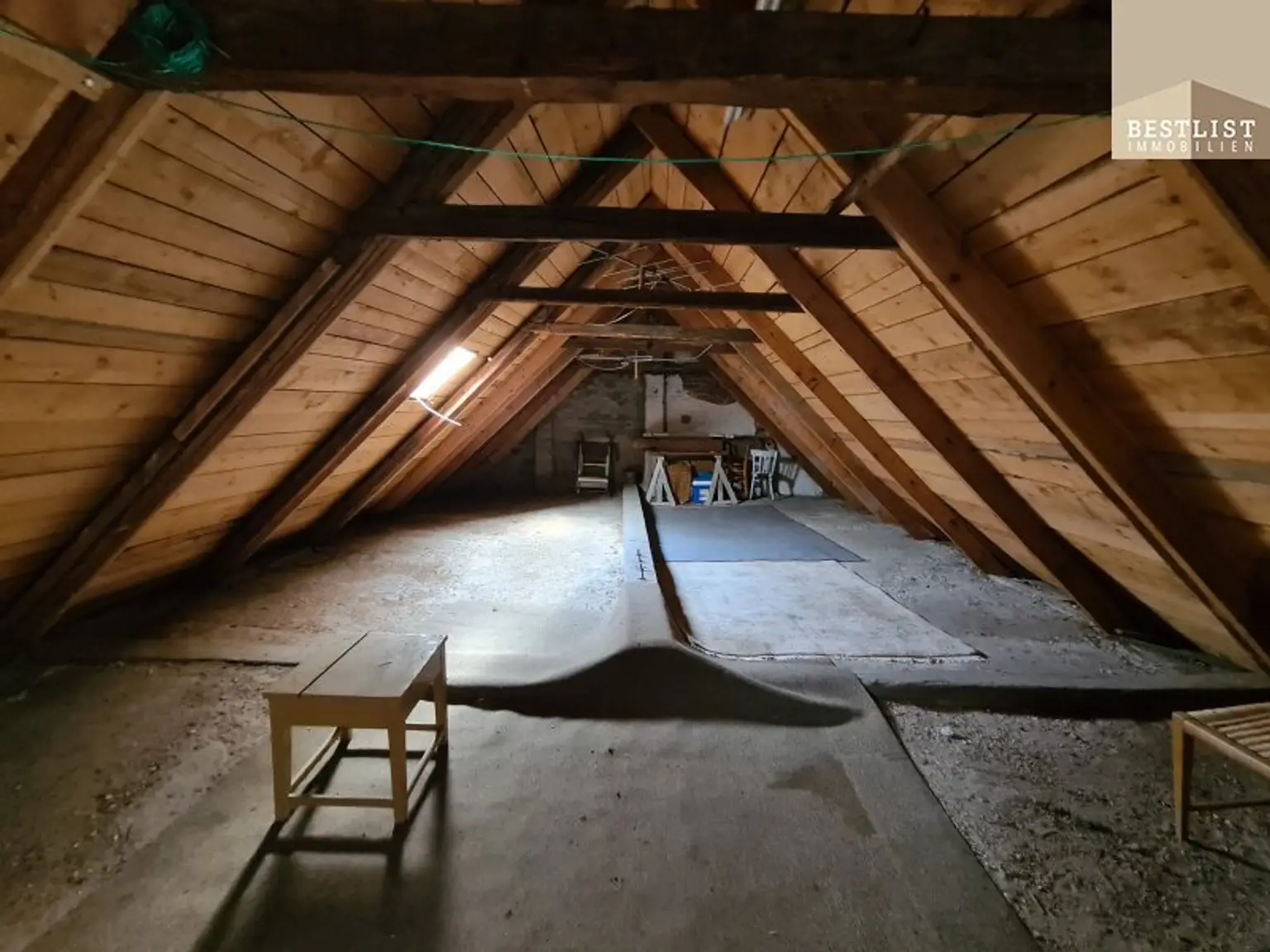 4 Wohnungen - 1 Gebäude - Perfektes Mehrfamilienhaus