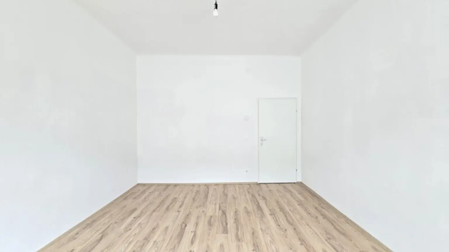 Erstbezug 2 Zimmer, Lichtdurchflutete Räumlichkeiten
