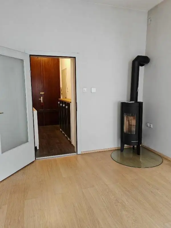 Großzügige, ruhige Altbauwohnung mit Gartenmitbenützung nähe Praterstern