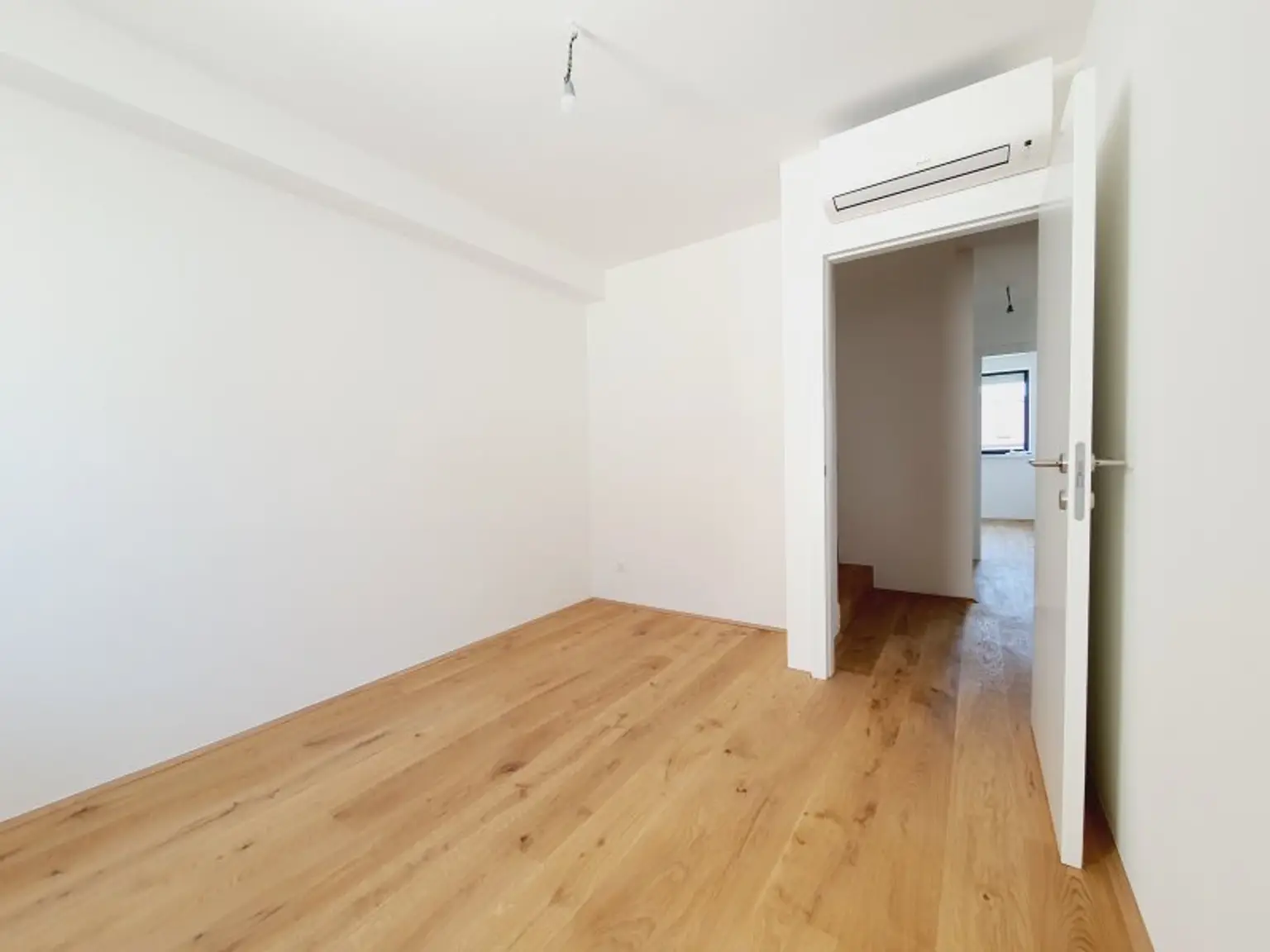 ERSTBEZUG - Sonnige Dachmaisonette mit 45m² Terrasse beim Hoffmann Platz