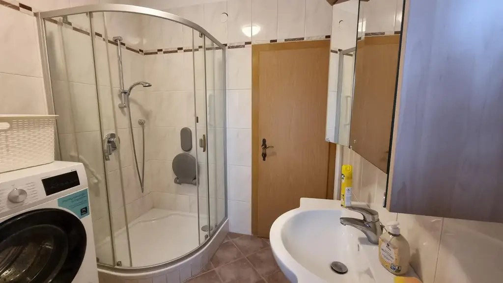 Vielseitiges Mehrfamilienhaus mit Charme und einladendem Garten