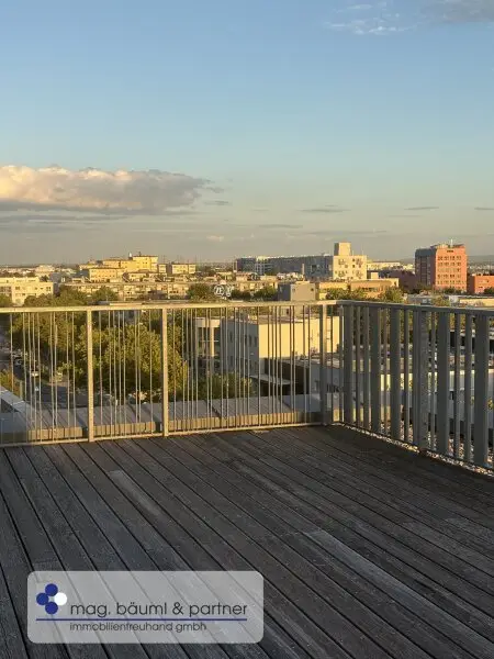 Elegante, neue 4 Zimmerwohnung mit grossartigem Balkon und Grünblick