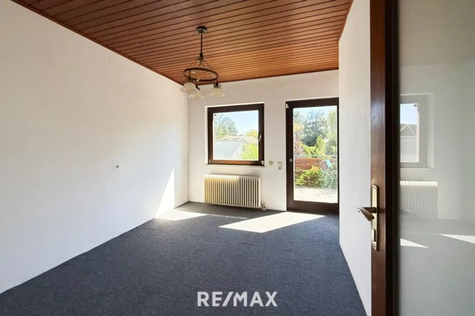 In MAUER uneinsichtiges und traumhaftes Gartenparadies