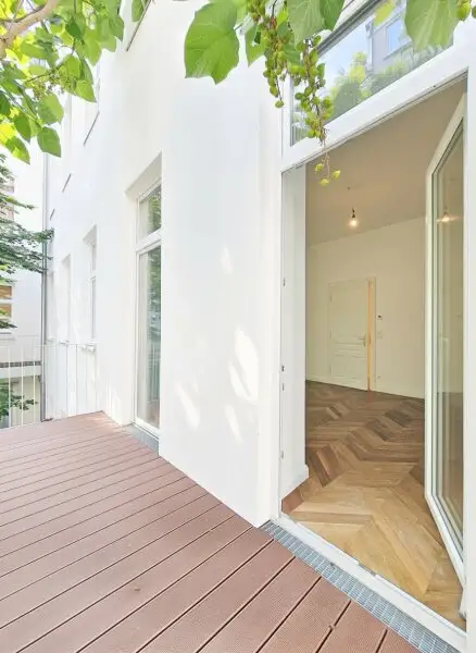 ++NEW++ Altbau-CHARME trifft Luxus!  High-End 4-Zimmer-Erstbezug mit 2 Balkonen in TOP City-Location NÄHE Urania!  Perfekte Anbindung U-Bahn & CAT