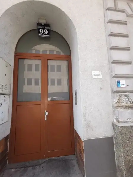 Nette helle 2 Zimerwohnung...