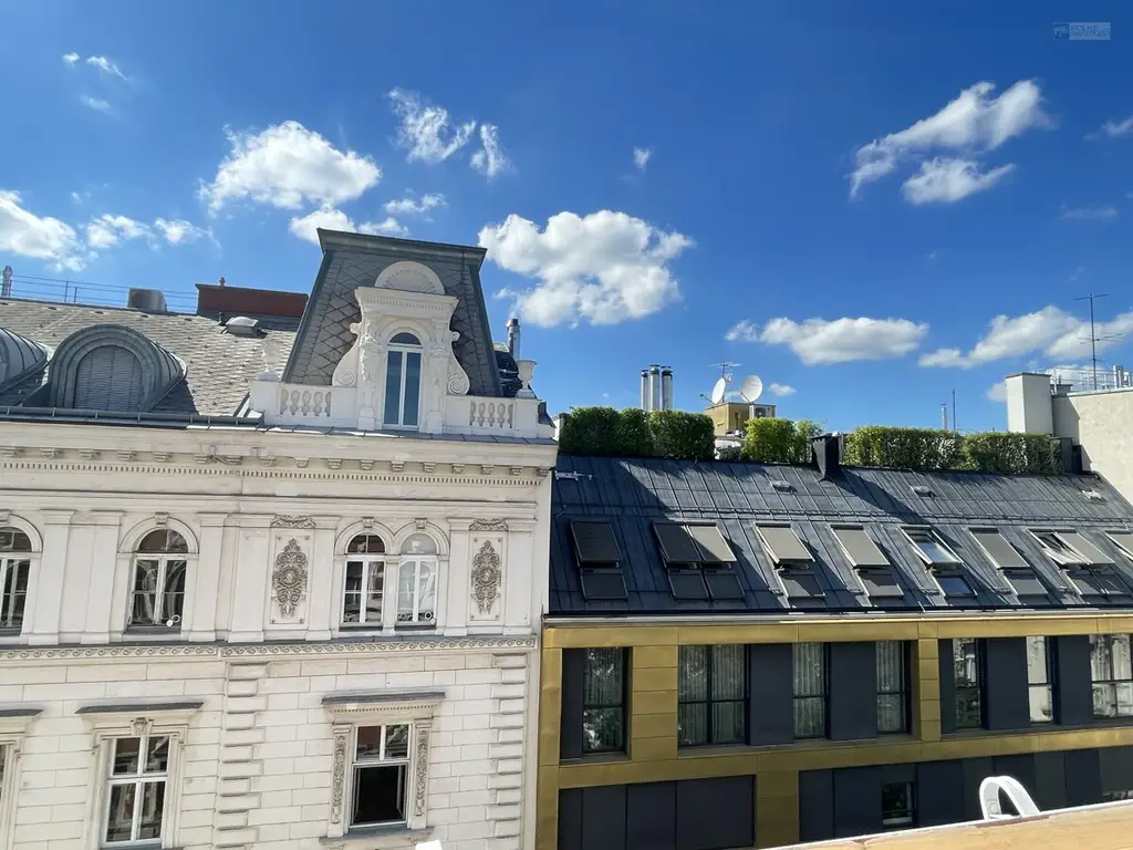 OBENAUF - IM SERVITENVIERTEL