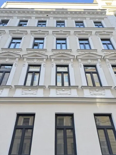 Exklusive 2-Zimmer-Terrassenwohnung im generalsanierten Altbau – Erstbezug mit hochwertiger Ausstattung in 1050 Wien