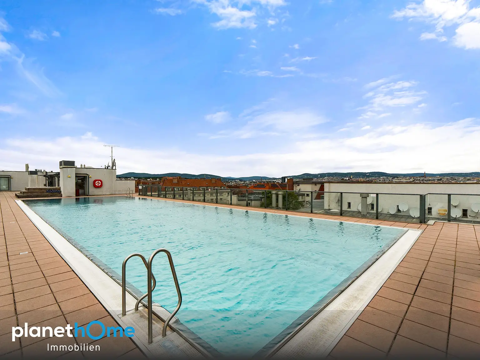 Rooftop-Pool