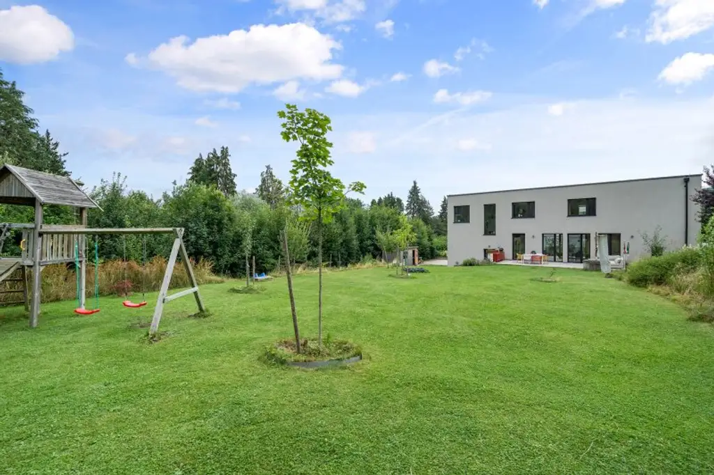Exklusives Einfamilienhaus mit Blick auf das Sacré Coeur in Pressbaum