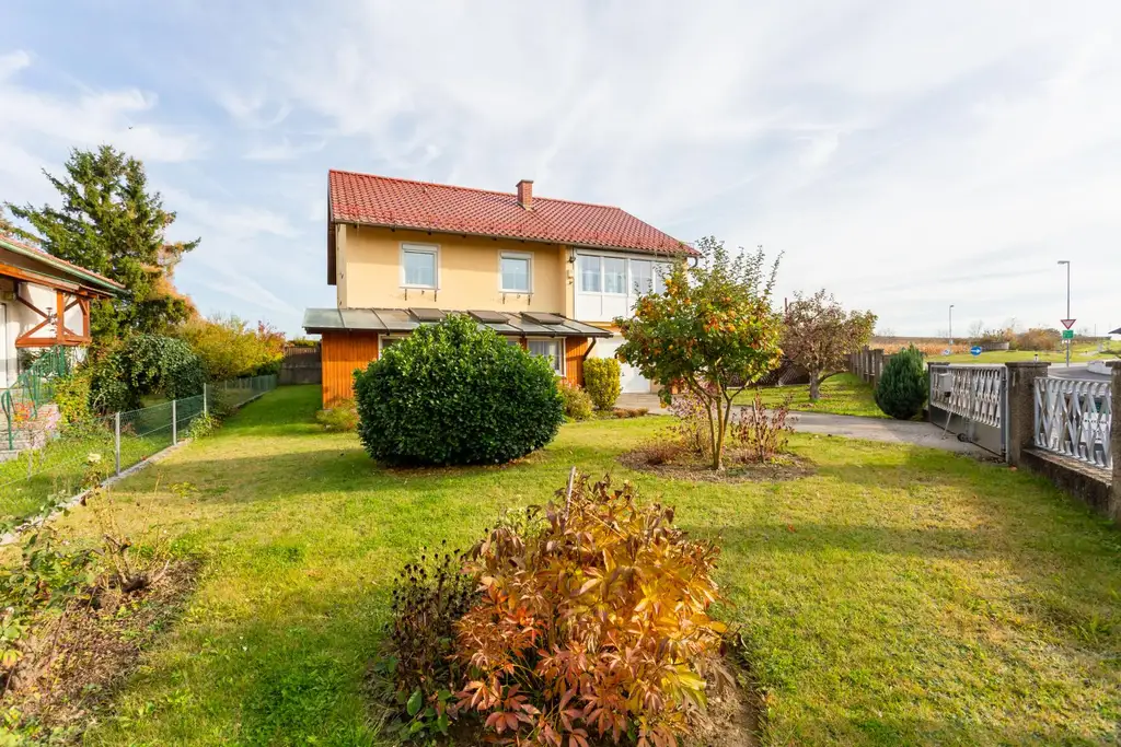 Einfamilienhaus als perfekte Basis für Ihr Traumhaus in der Weinregion Straßertal