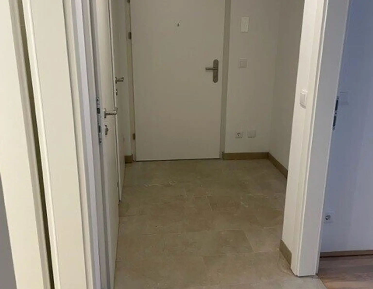 2-Zimmer-Wohnung inkl hochwertiger Markenküche mit Geschirrspüler und Mikrowelle, Außenfläche und Kellerabteil / ALF44 Top 1-05