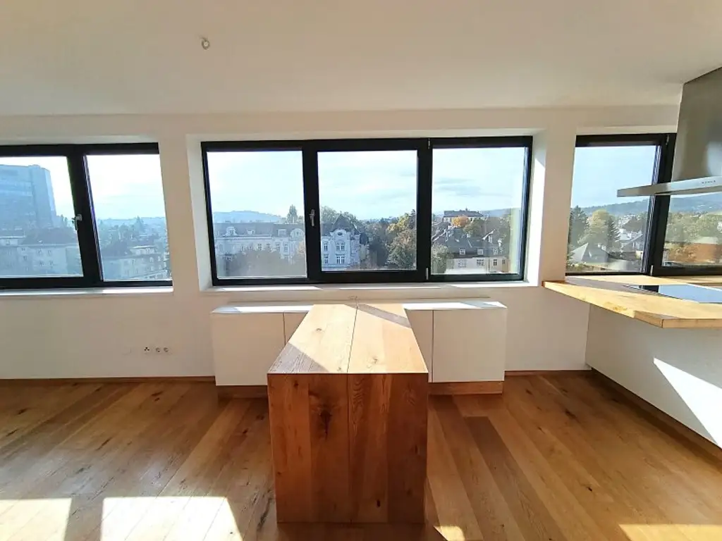 Über den Dächern von Wien – Exklusive Dachgeschoss-Maisonette mit Weitblick und direkter U4-Anbindung Unter St. Veit