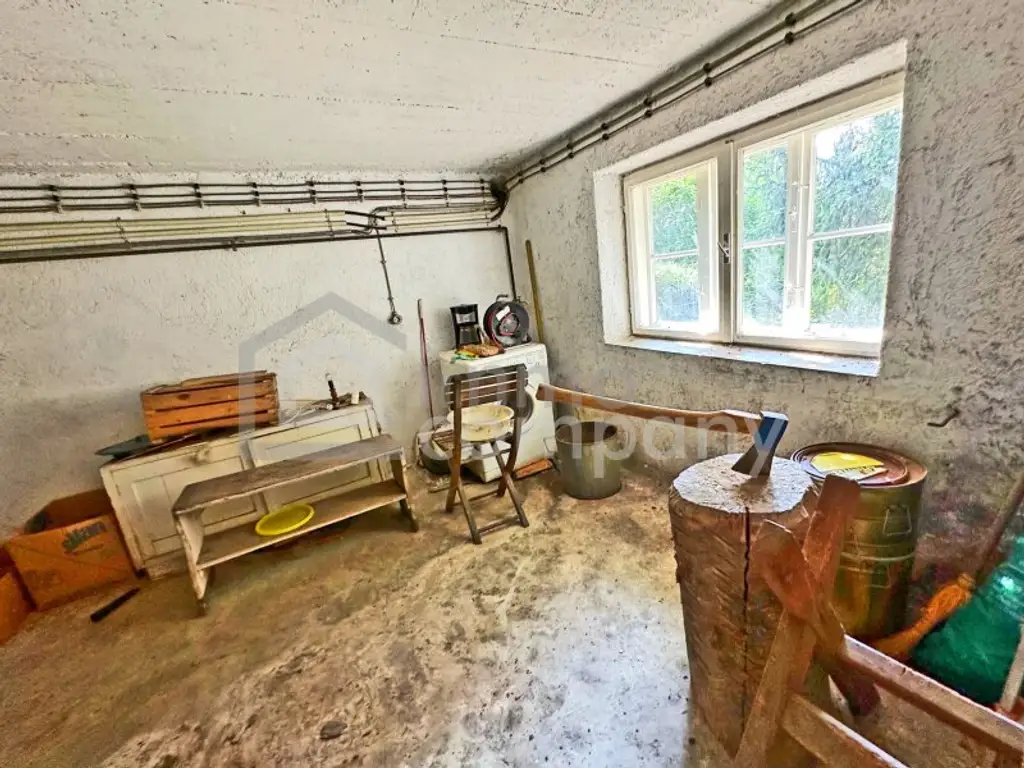 Uriges Landhaus - Traumlage - plus  Pool - Grundfläche 1.594 m² - Renovierung und Schönheitsreparaturen sind erforderlich, dennoch sofort beziehbar!