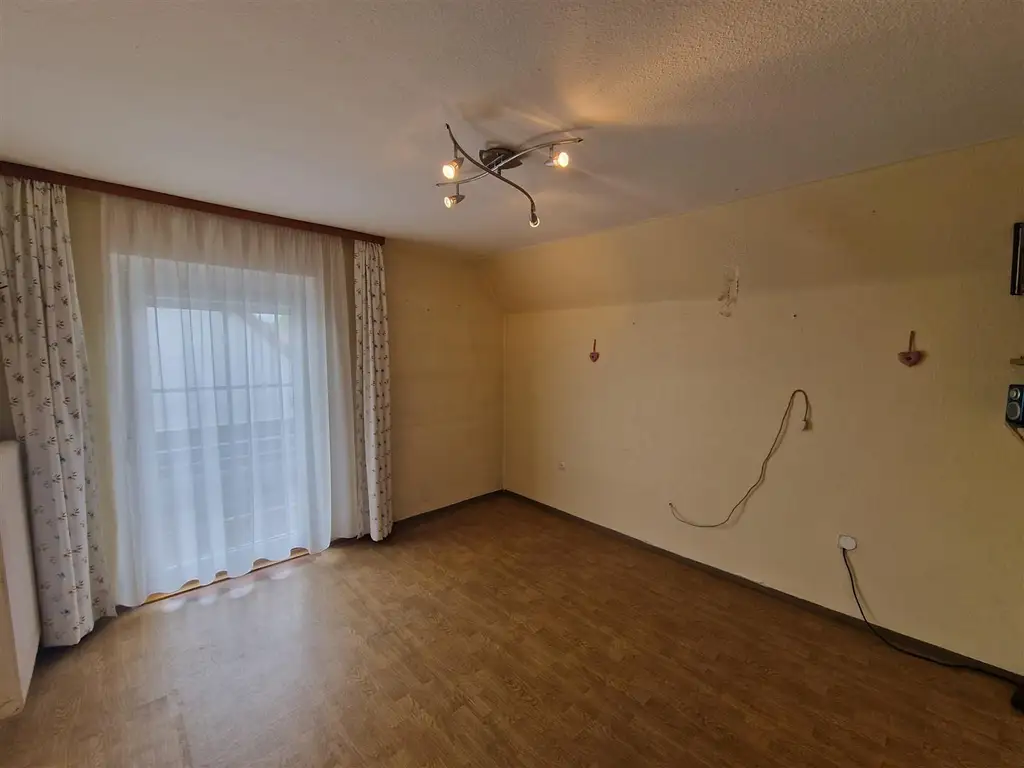 Solides Einfamilienhaus mit Charme und modernisierter Technik