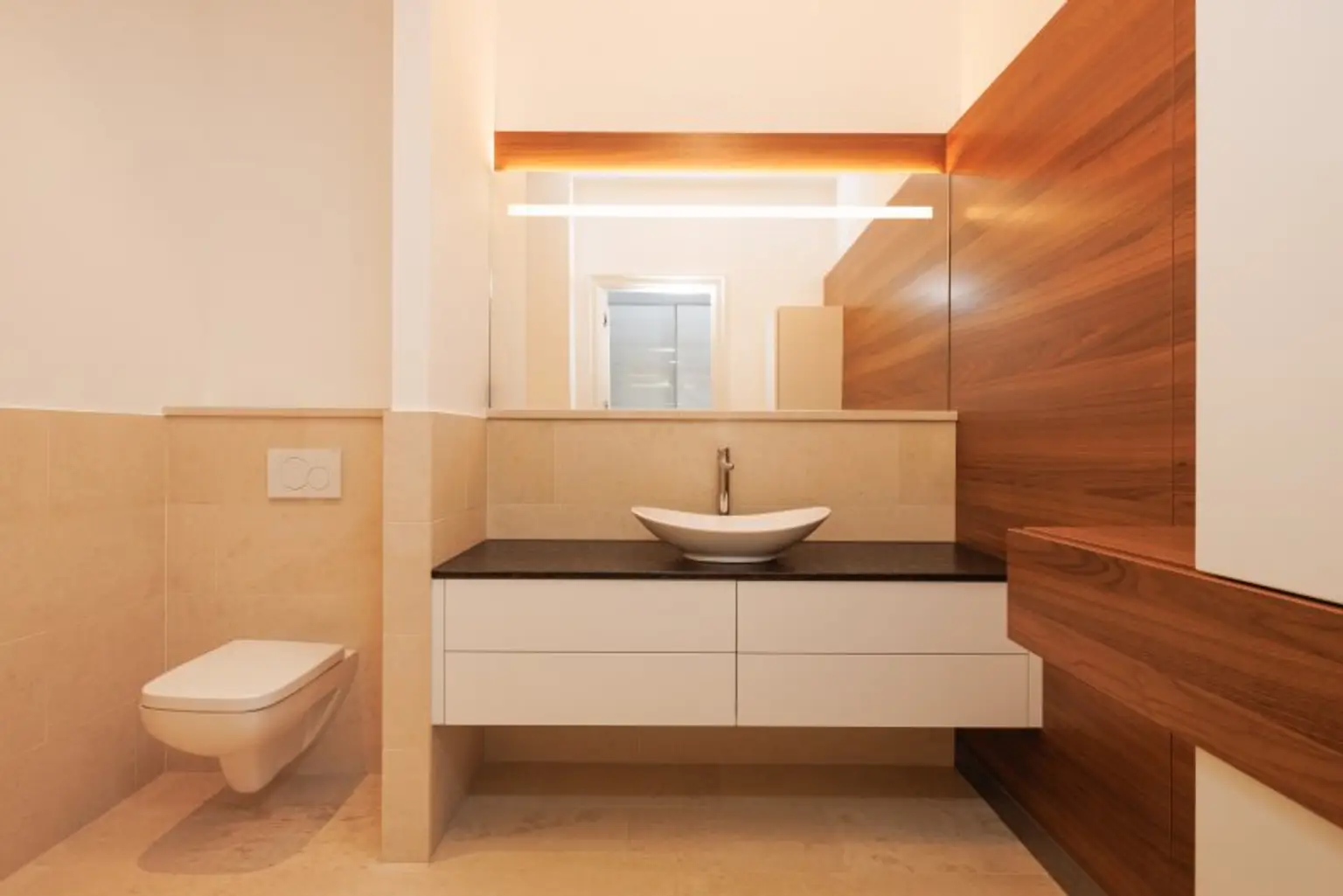 LUXUS VILLA mit Innenpool und Weinkeller im Golfclub Fontana