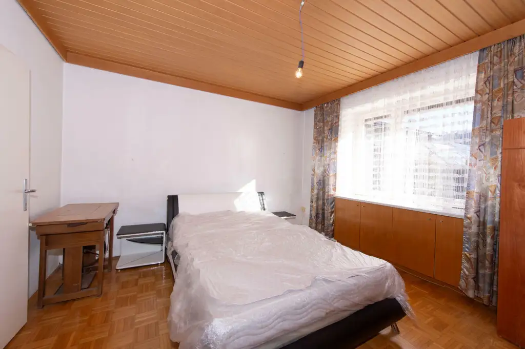 Großzügiges Einfamilienhaus mit viel Platz, hohem Potenzial und hoher Bebauungsdichte – Ideal für Familien oder Investoren