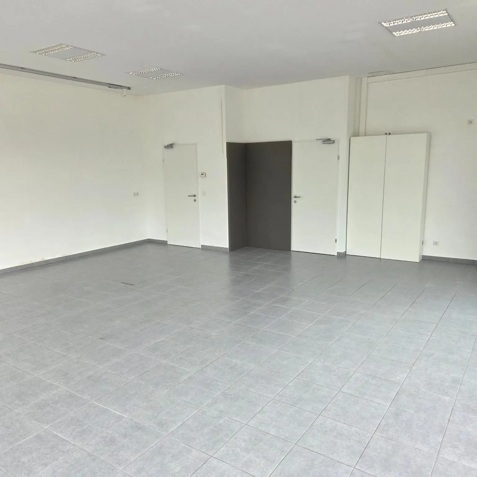 Büro oder Geschäftsfläche mit Parkplätzen in zentraler Lage!
