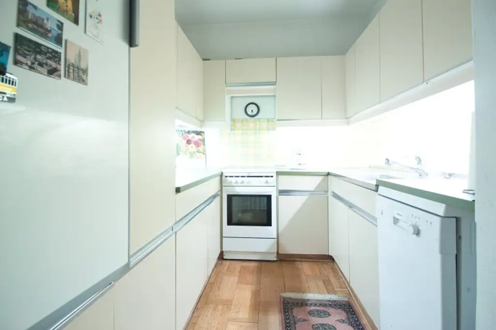 Charmante, ruhige 2 Zimmer-Wohnung | große Loggia mit Grünblick | TOP Lage bei U4 Ober-/Unter St. Veit