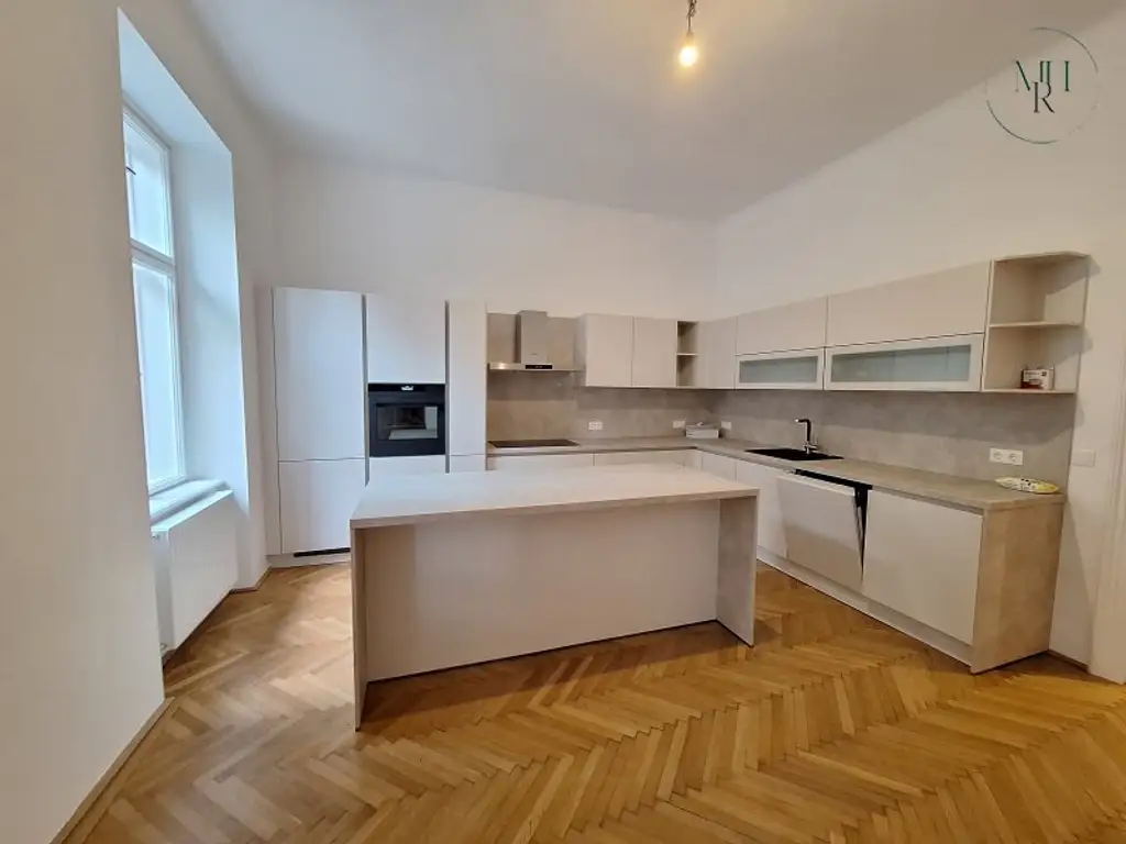 Exklusiv Wohnen in Toplage Währings - hochwertig sanierte Penthousemaisonette mit Grünblick und Garten