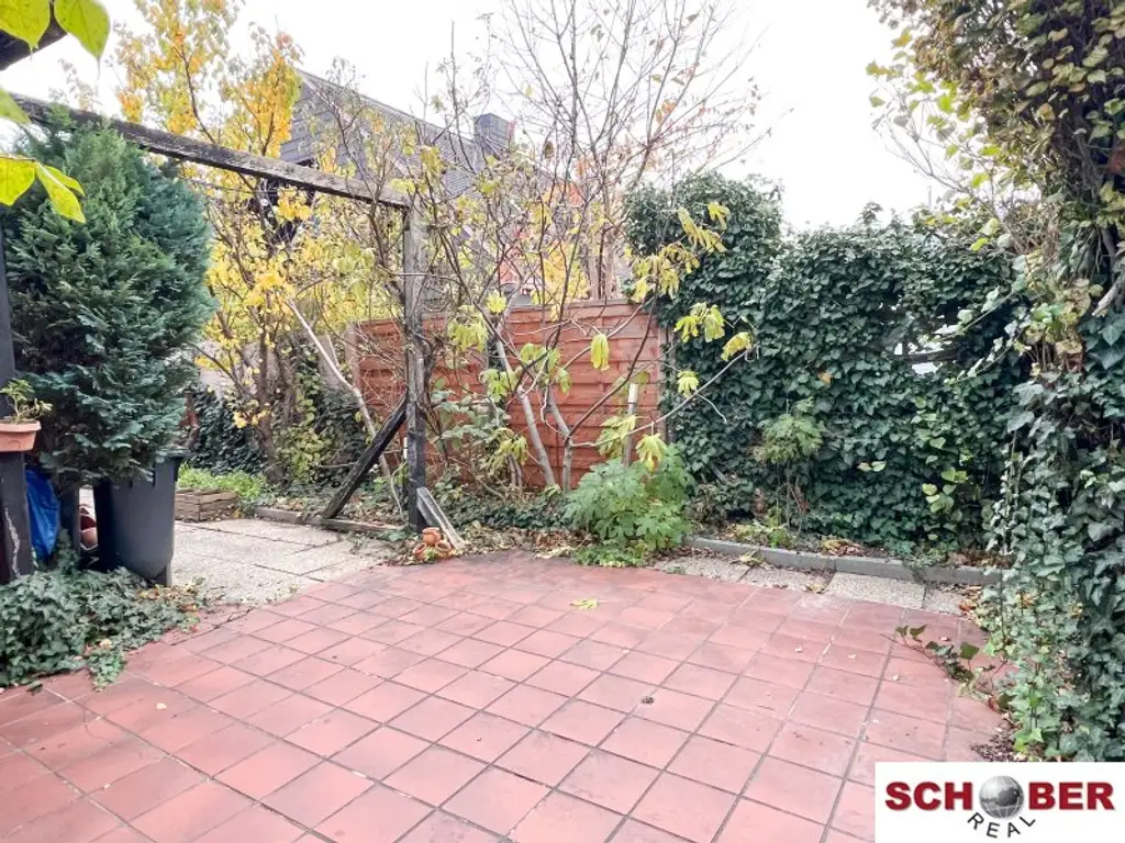 Nahe Stadtgrenze Baden - Doppelhaushälfte mit Renovierungsbedarf