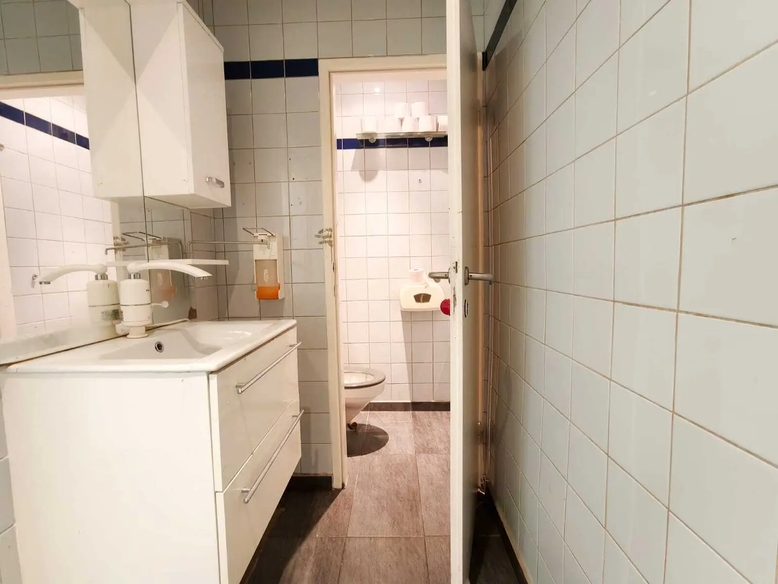 Friseursalon in sehr guter Lage zu vermieten!
