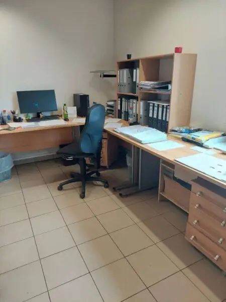 GEWERBEOBEKT MIT RENDITE-MÖGLICHKEIT: BÜRO - LAGER - WERKSTATT - STELLFLÄCHEN