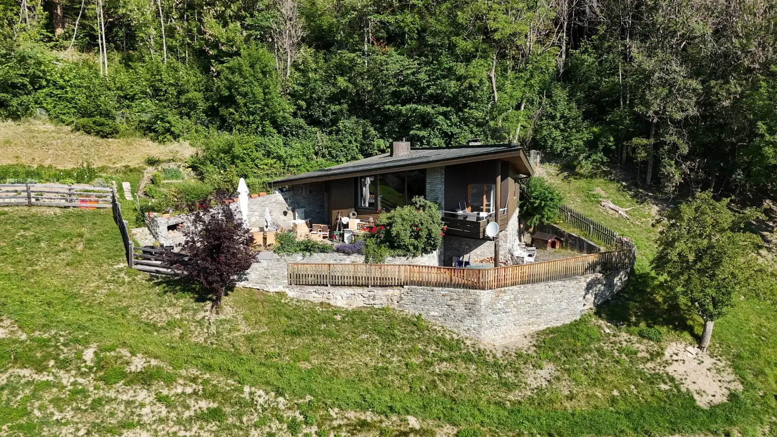 Ladis - Haus - Seitlich