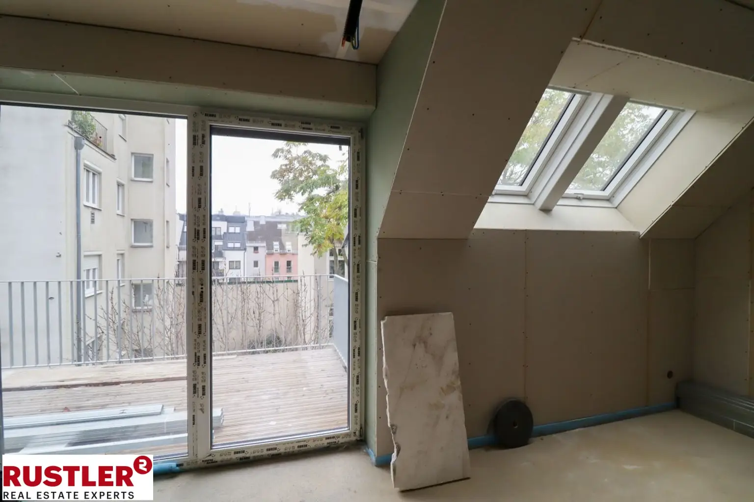 3-Zimmer-DG- Wohntraum mit Balkon - Nähe Kutschkermarkt