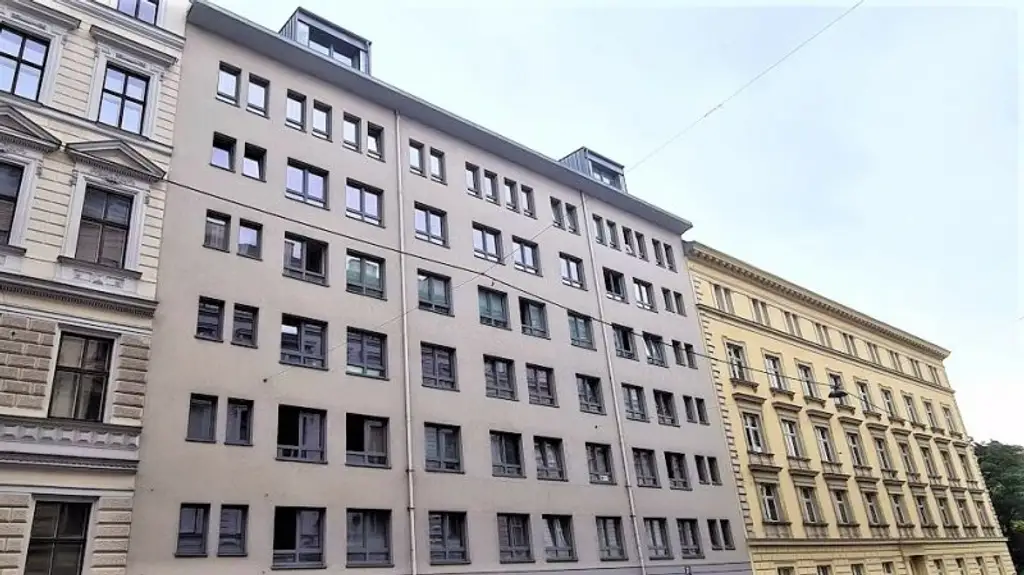 HÖRLGASSE BEIM SCHLICKPLATZ, gepflegte 45 m2 Neubau, 2 Zimmer, Komplettküche, Duschbad, Parketten, 2. Liftstock