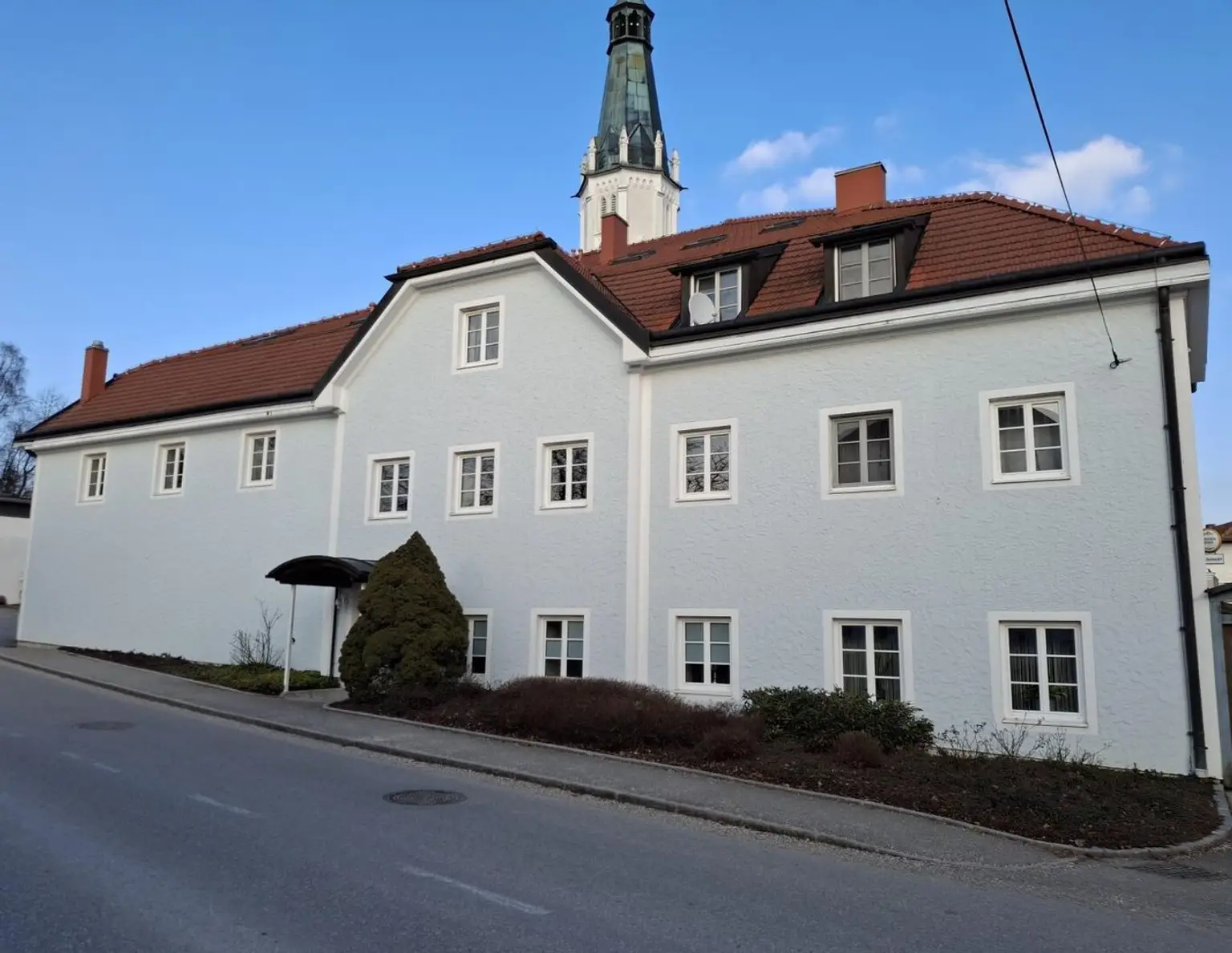 Gemütliche 1-Zimmer-Wohnung mit möblierter Küche im Zentrum von Lohnsburg