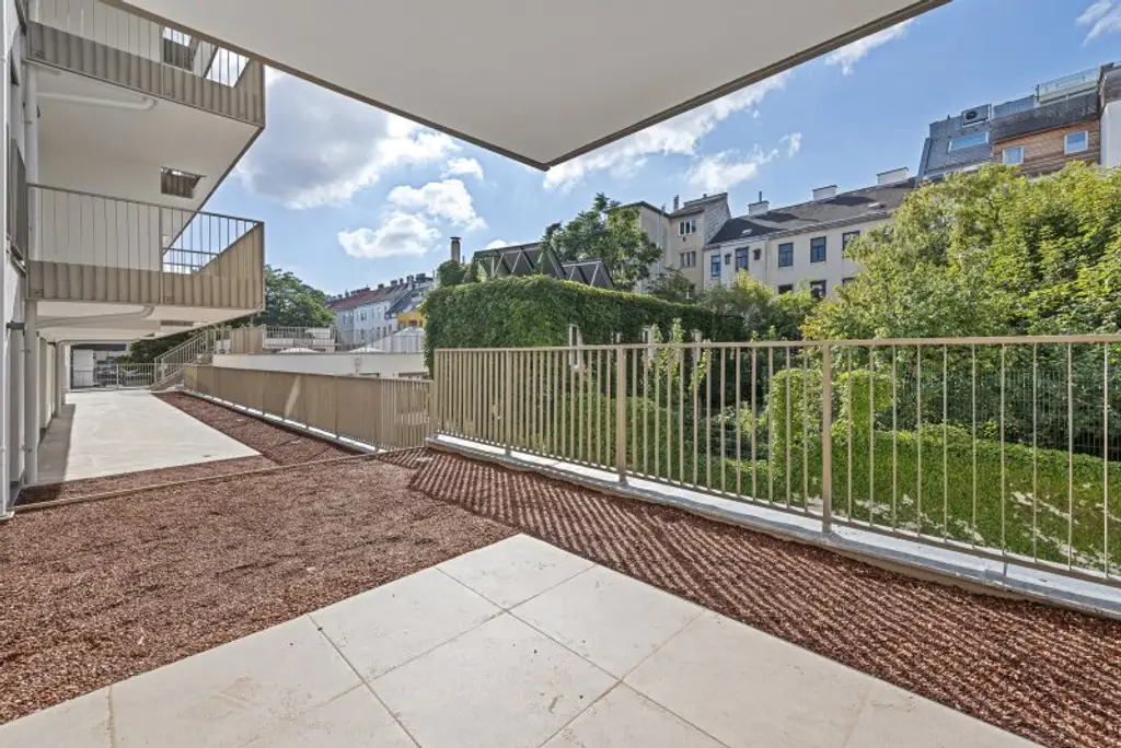 2-ZIMMER-WOHNUNG UND DER EIGENE DACHGARTEN