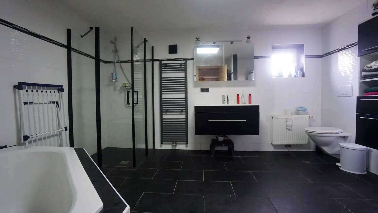 Bauernhaus mit Nebengebäude und Feldern in Durchham