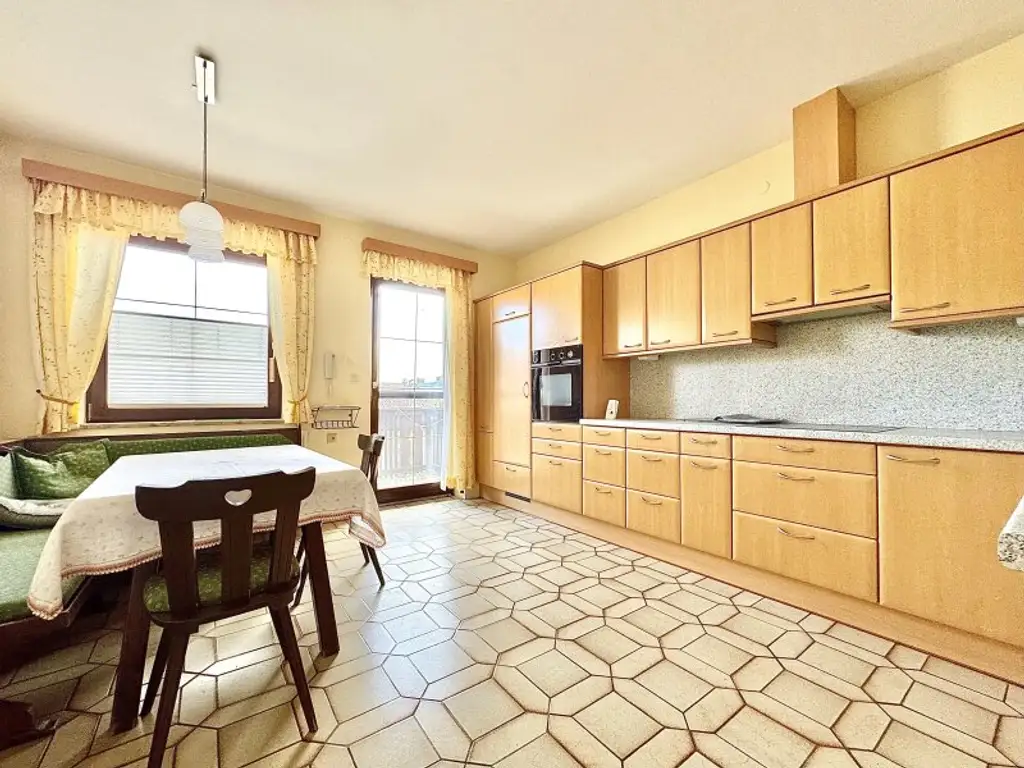 Haus mit ehemaligem Heurigen I GROSSES POTENTIAL I Wohnen + Arbeiten I geräumige Lagerflächen