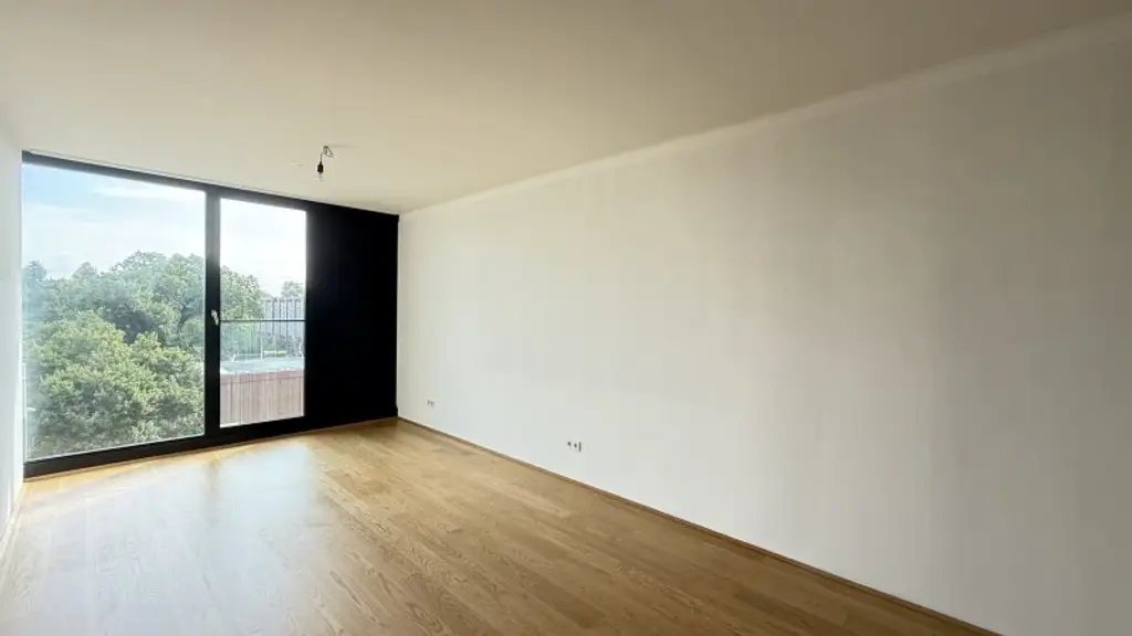 UNBEFRISTETE 4-Zimmer im Neubau mit Freifläche
